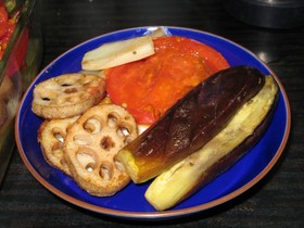 魔法の酢で簡単〜夏野菜マリネ
