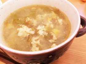 コーンとレタスの中華スープ
