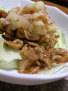 豚肉のハニー醤油りんごソースのせ