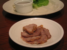 煮豚のレタス巻き
