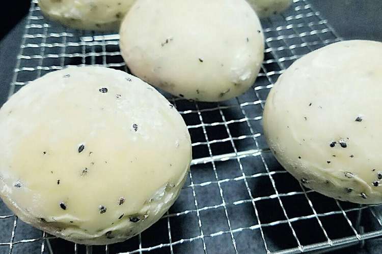 黒ごまクリームチーズパン レシピ 作り方 By Saopen クックパッド 簡単おいしいみんなのレシピが359万品