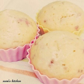 子供のおやつ♡いちご蒸しパン