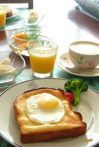 ♪簡単朝食！サニーサイドアップトースト♪