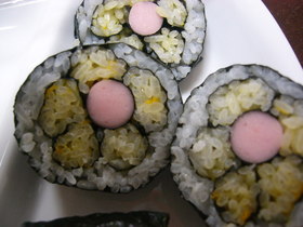 お花の巻き寿司(キャラ弁)