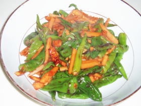 青唐辛子とたけのこの炒め物