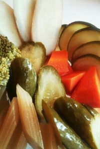 彩り野菜のカリッと大人味ピクルス