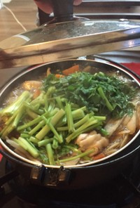 簡単！野菜たっぷり！鶏肉とせり（芹）の鍋