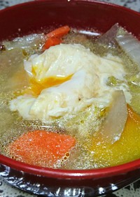 ごま油香る☆卵とたっぷり野菜の味噌汁