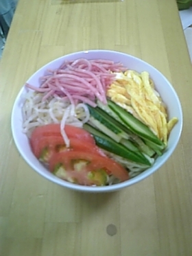 お手軽♪ピリ辛冷やし中華(冷麺)