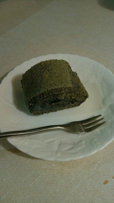 黒ごまロールケーキの写真