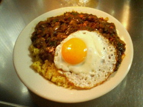 カレー残りでドライカレー