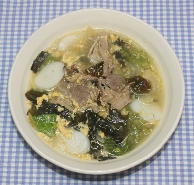 簡単☆乾燥わかめで韓国風牛肉レタススープの写真
