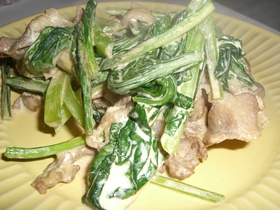 豚肉と小松菜のにんにく醤油マヨ炒め