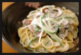 シチューの素でお手軽♪クリームパスタ