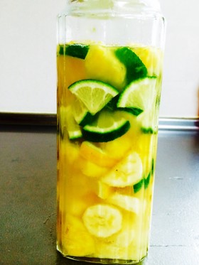 サングリアの白が夏にピッタリ 泡でも作れる飲みやすくて美味しいカクテル サングリアの白が夏にピッタリ 泡でも作れる飲みやすくて美味しいカクテル