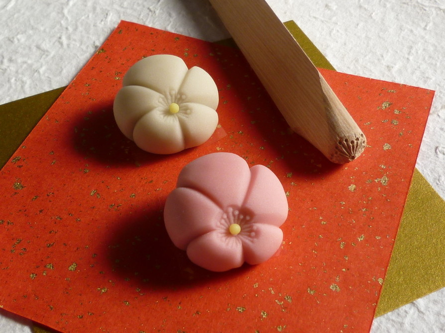 ねりきり餡で作る『梅』の画像