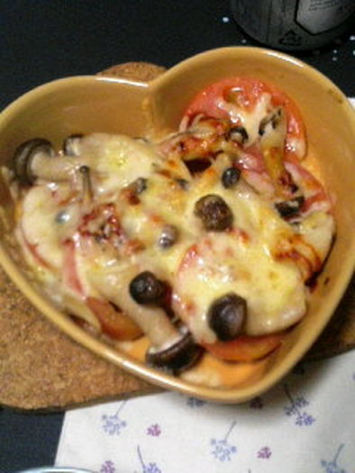 トマトとキノコのチーズ焼きの写真