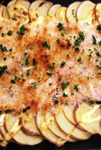 オーブンで簡単✨鮭とジャガ芋のパン粉焼き