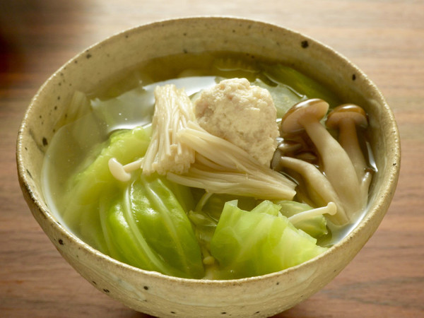 飽きずに3日間食べれるキャベツとキノコのスープ