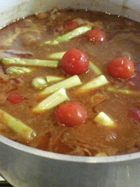 市販のルーでつくるチキンカレー♪