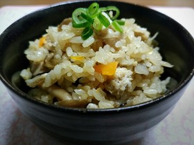 簡単~!鶏とごぼうときのこの炊き込みご飯