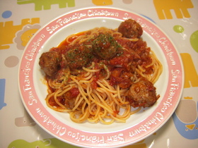 ボリューム満点肉団子とトマトのパスタ