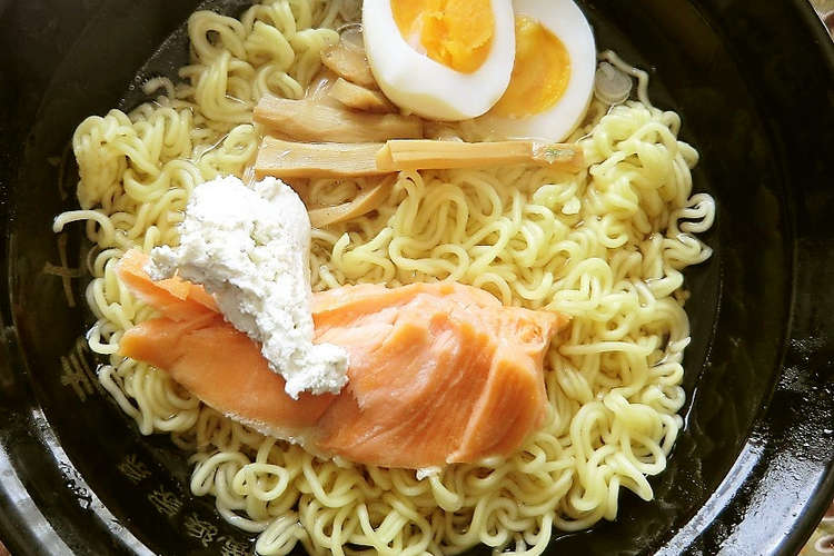 塩ラーメン ナチュラルチーズ 焼き鮭 レシピ 作り方 By 小世界 クックパッド