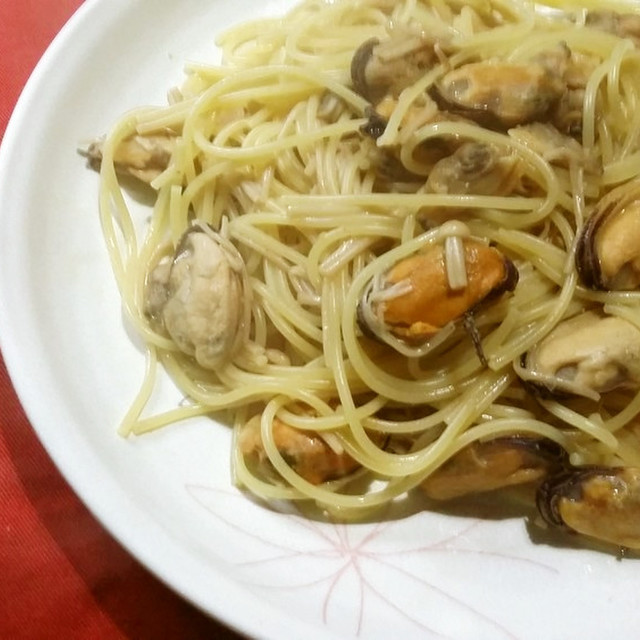 ムール貝とアサリ えのきのパスタ レシピ 作り方 By Marble クックパッド 簡単おいしいみんなのレシピが366万品