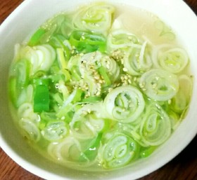 電子レンジで簡単☆ 白だし豆腐スープ♡