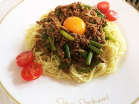 スタミナたっぷり☆汁なし肉味噌麺