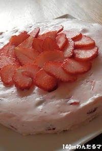 電子レンジで簡単★苺のレアチーズケーキ