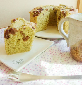 抹茶と小豆のシフォンケーキ
