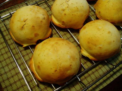 チーズケーキパン☆いちご酵母の写真