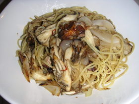 焼き秋刀魚のアンチョビオイルパスタ