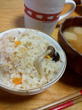 *簡単炊き込みご飯*