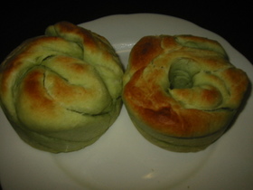 落雁で作るメロン風味パン