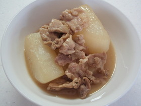 大根と豚肉の煮物