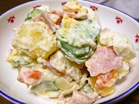 野菜たっぷりポテトサラダ
