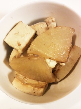 胃に優しい、大豆の煮汁で茹で大根。