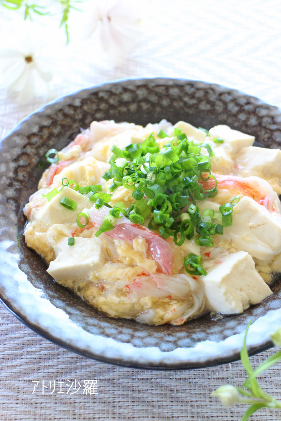 簡単♪ふんわり卵とカニカマで豆腐の煮込みの画像