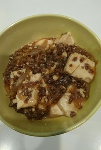 豆腐と挽き肉ですき焼き風丼