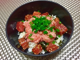 ぶつ切りマグロ&ネギトロ丼☆