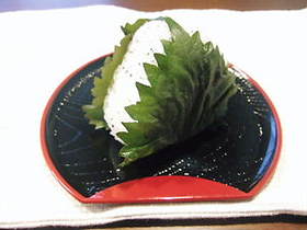 トリプルしそおにぎり
