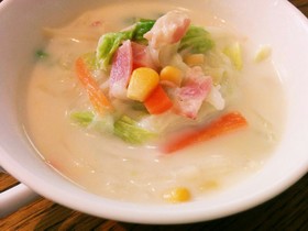 白菜の豆乳味噌スープ♪身体ぽかぽか♪