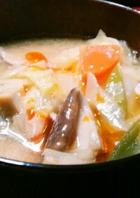 白菜と豚肉のこくうま味噌スープ