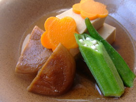 高野豆腐とオクラの炊き合わせ