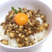 *簡単*豆腐でかさ増しヘルシーそぼろ丼の写真