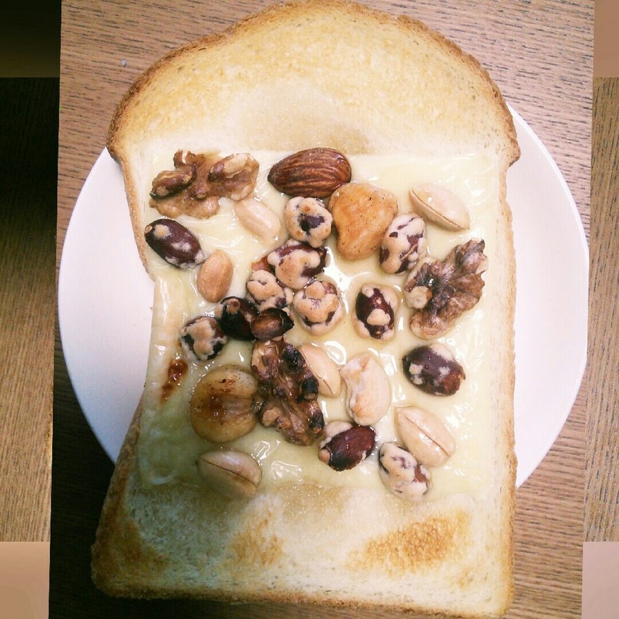 絶品！チーズ&ナッツのハチミツトーストの画像