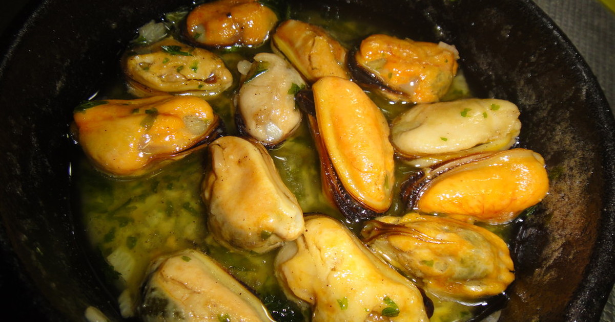 ムール貝のトマトとガーリックスープ蒸しのレシピ