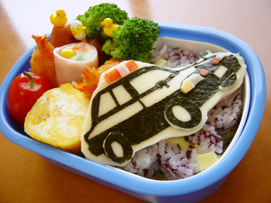 パトカー☆弁当　（キャラ弁）の写真